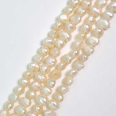 Perla Cultivada de 4_6 mm. por tira O2502